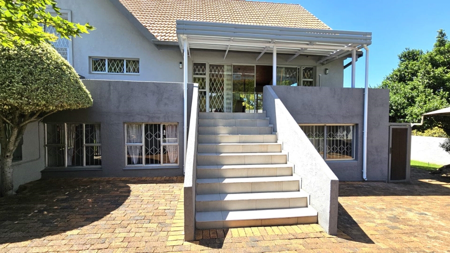 6 Bedroom Property for Sale in Schoemansville North West